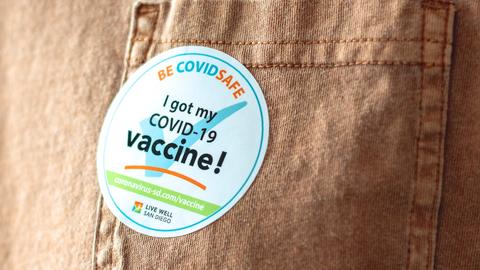 COVID-19 Vaccine Rollout across US Congressional Districts